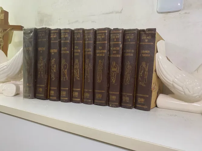 Coleção de 10 livros de Karl May