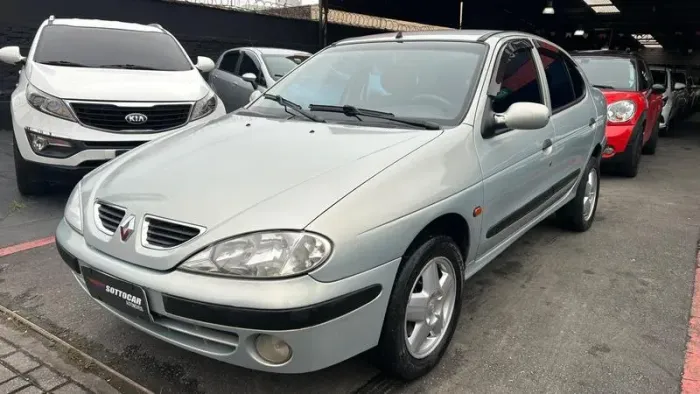 Renault Megane Sedan Rxe/egeus 2.0 2003
