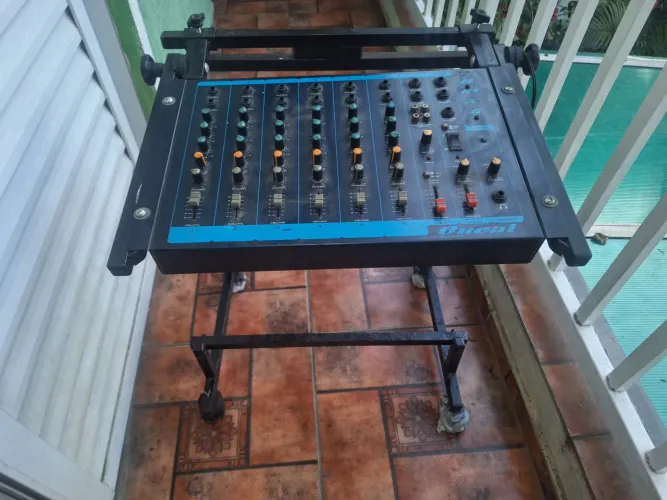 Mesa de som