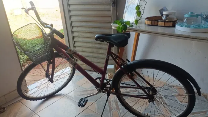 BICICLETA MUITO CONSERVADA 