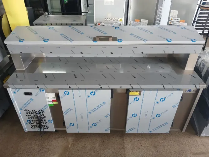 Balcão de Encosto Refrigerado c/ Condimentadora 2m 220V - Polar