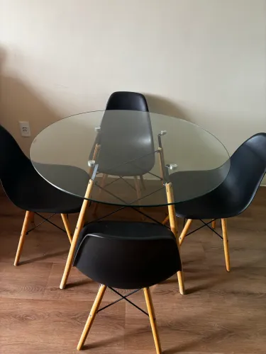 Mesa de Jantar Redonda de Vidro + 4 Cadeiras Estilo Eiffel