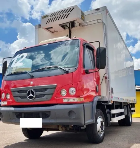 Mercedes-Benz 1016 Baú Refrigerado 2012 