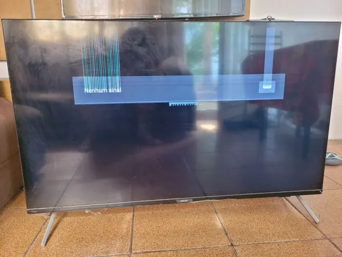 Tv Smart Phillips 50" com defeito no vídeo
