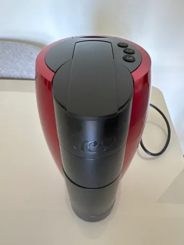 Título do anúncio  Cafeteira Três Corações Lov Vermelha - Pouquíssimo Uso