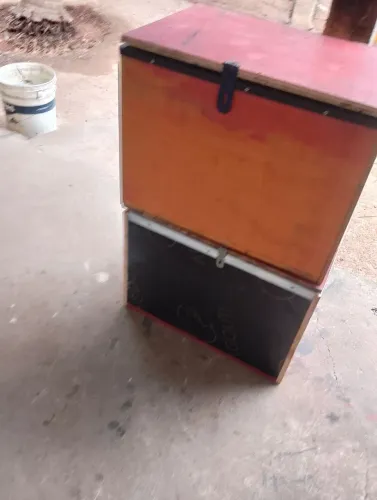 Vendo 2 baú multiuso