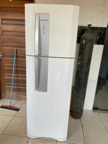 Vendo geladeira 