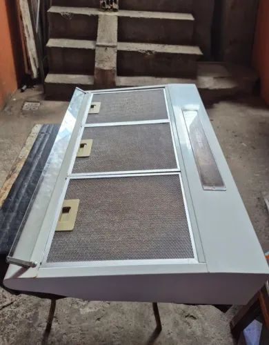 VENDO DEPURADOR SEMI NOVO 80×50 ELECTROLUX