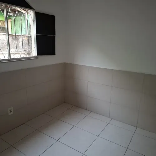 Aluga-se uma casa no Camarão