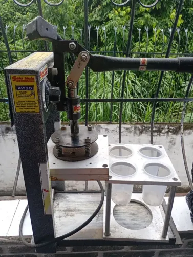 Selador para copos requeijão e tempero com base para 4 copos.