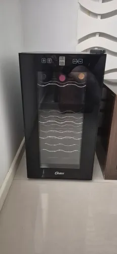 Adega Oster 18 garrafas Dual Zone
