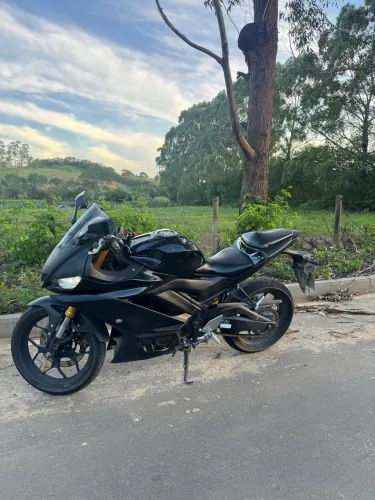 YAMAHA R3 MONSTER