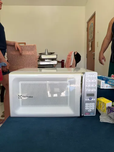 Micro-ondas Electrolux 20L 127V - Super Conservado