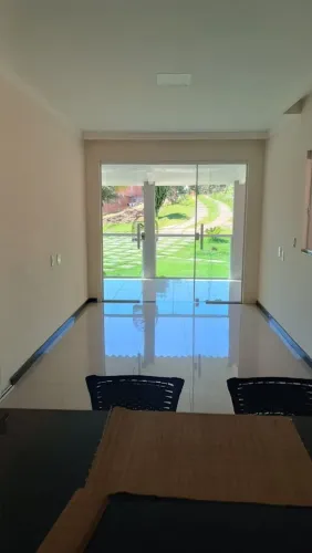 Casa com quintal na Praia dos Castelhanos
