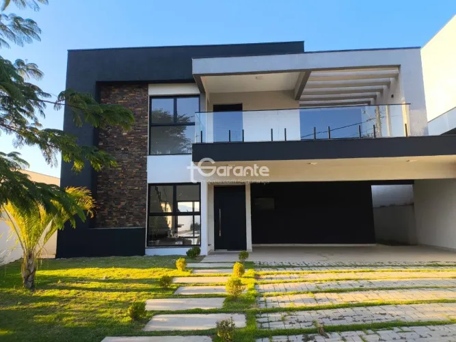 Linda casa em condomínio em Atibaia