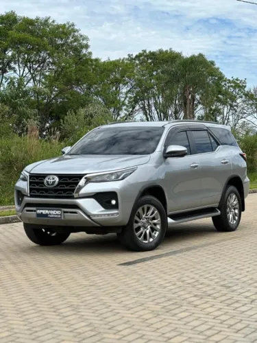 Toyota Hilux SW4 SRX 4X4 2.8 TDI 16V Dies. Aut. 2021