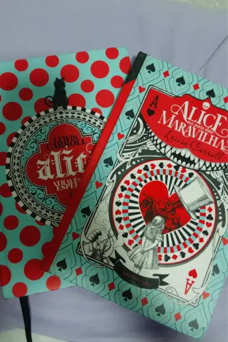 Alice no País das Maravilhas + Alice Através do Espelho - Lewis Carroll