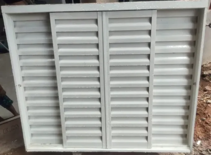 Vendo 1 Janela veneziana 120x100 cm