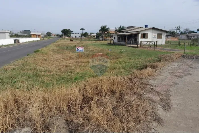 Lote de Esquina Escriturado com 531,5m² Frente Norte, Asfalto e Ótimo Valor em Santa Rosa