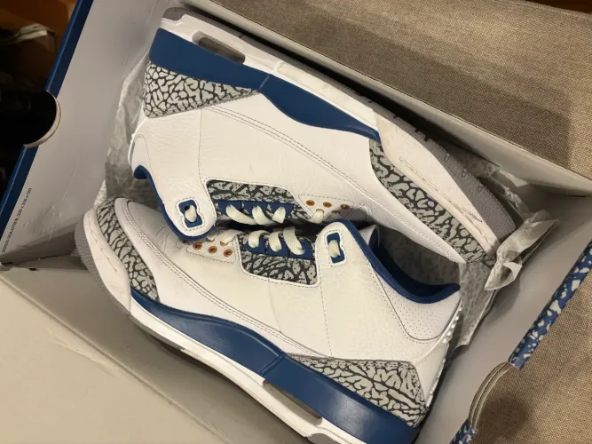 NIKE AIR JORDAN 3 RETRO "MIDNIGHT NAVY"