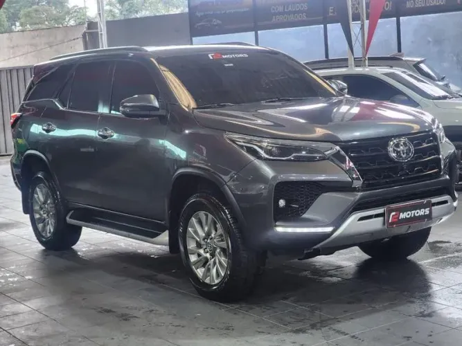 Toyota Hilux SW4 SRX 4X4 2.8 TDI 16V Dies. Aut. 2022