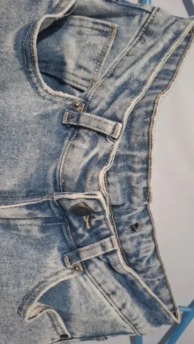 Desapego calças JEANS MON SEMI-NOVAS a primeira VESTE no tamanho 40 a outra VESTE 36