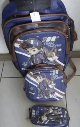 kit com mochila de rodinhas + lancheira térmica + estojo
