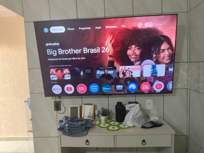 Vendo televisão TCL seminova, está funcionando tudo ok.