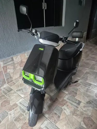 Moto elétrica cavalletta autopropelidio