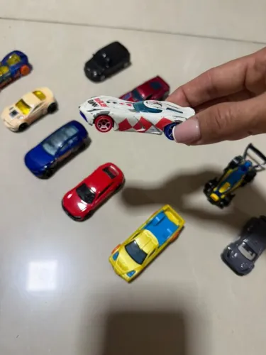 LOTE COM 10 CARRINHOS HOTWELLS