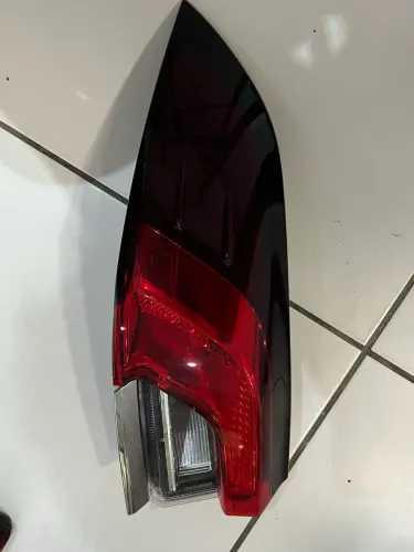 LANTERNA TRASEIRA COROLLA SEM LED 2022