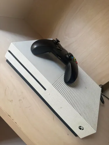 Xbox One S