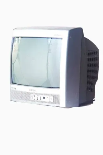 Apelo por uma doacao de tv para uma crianca vizinha