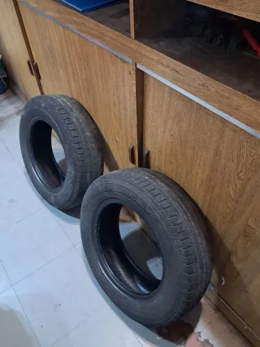 Pneu aro 13  165/70  83 T meia vida