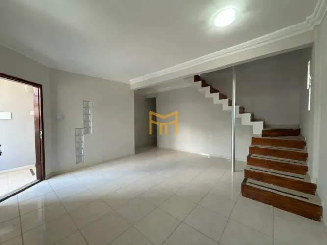 Casa para Locação | Ampla, com 3 Pavimentos