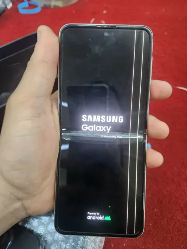 Z flip 3 ,tem que colocar uma bateria nova apenas