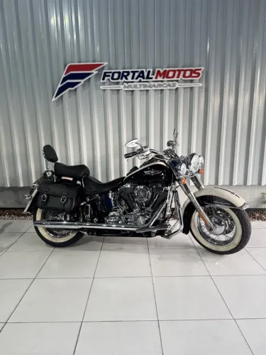 Harley Deluxe 2013