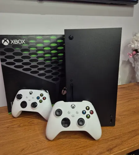 XBOX SERIES X COM 2 CONTROLES 
