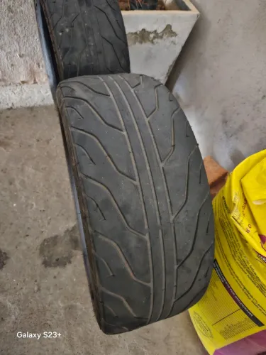 2 pneus Semi slick aro 17 225/45/R17