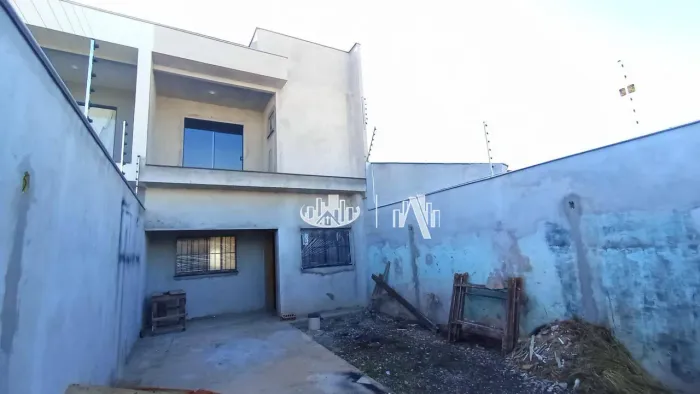 Sobrado com 3 Suites à venda, 130 m² por R$ 750.000 - Industrial - Londrina/PR