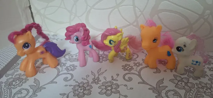 Lote de pôneis  MC e outros