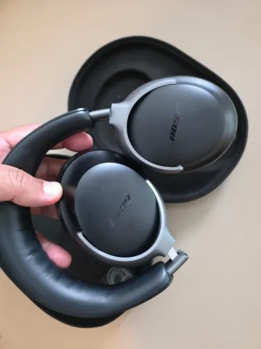 Fone Bose QC Ultra - na caixa