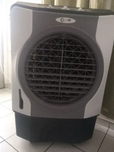 Vendo climatizador de ar excelente estado . 200W Vendo climatizador de ar em ótimo estado
