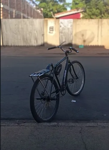Vendo bicicleta montadinha estilo SP, com mt200, manopola da gios, pezinho de pcx