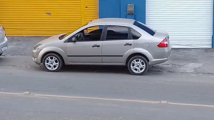 Ford Fiesta Sed. 1.6 8V Flex 4P 2005