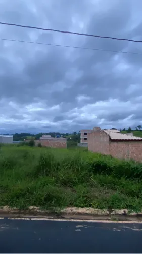 Lote 300 metros Dona Quita excelente localização