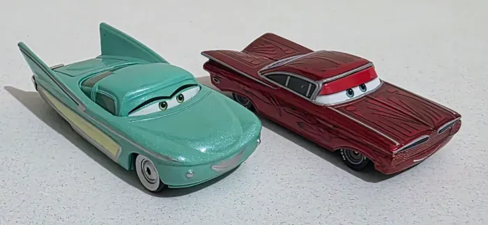 Ramon e Flor carrinhos Disney Pixar
