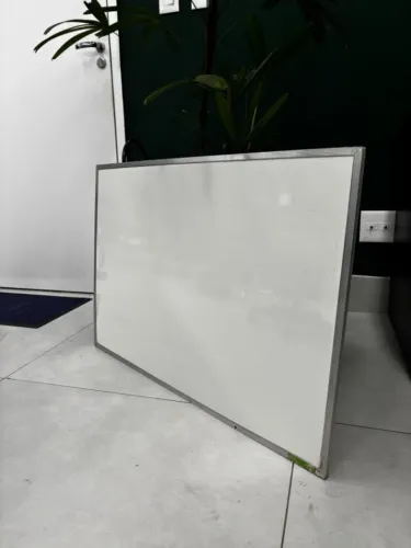 Quadro branco com moldura de alumínio
