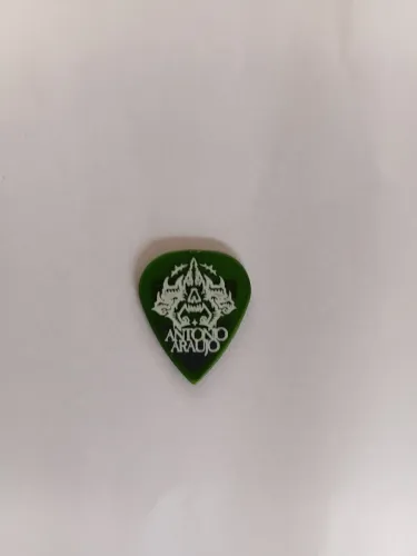 Palheta do guitarrista Antônio Araújo das bandas Matanza Ritual e Korzus