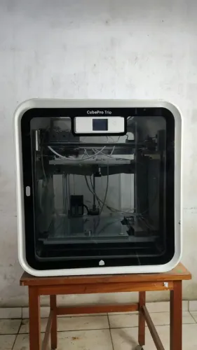 Impressora 3D 3D Systems Cube Pro Trio modelo 401735